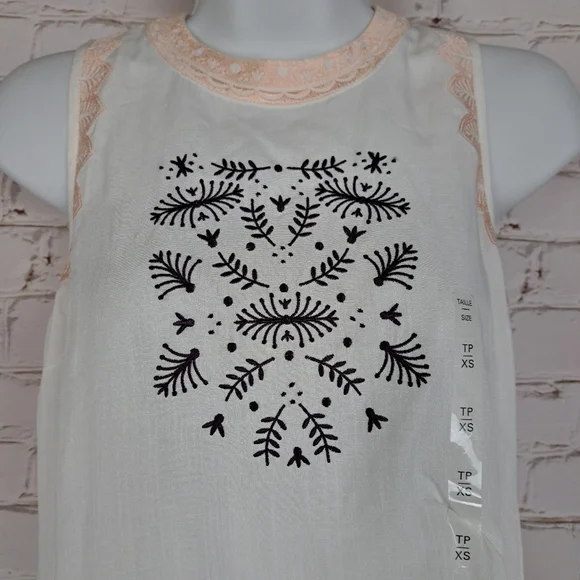 Twik Boho Embroidered Sleeveless Top - Picture 2 of 8